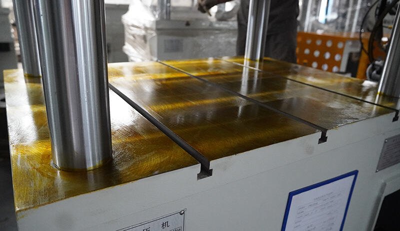 Manufacturer Direct Sale of 63 Tons Three-Beam Four-Column Hydraulic Press supplier