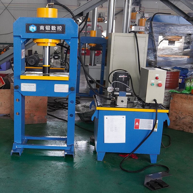 Movable Worktable Nadun 63T Gantry Hydraulic Press Machine manufacture