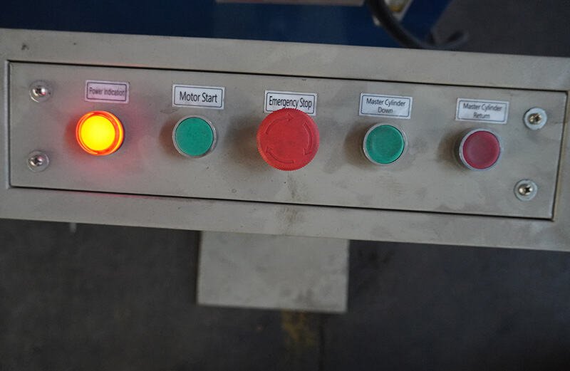 Nadun 400T Gantry Hydraulic Press Machine With Movable Worktable manufacture