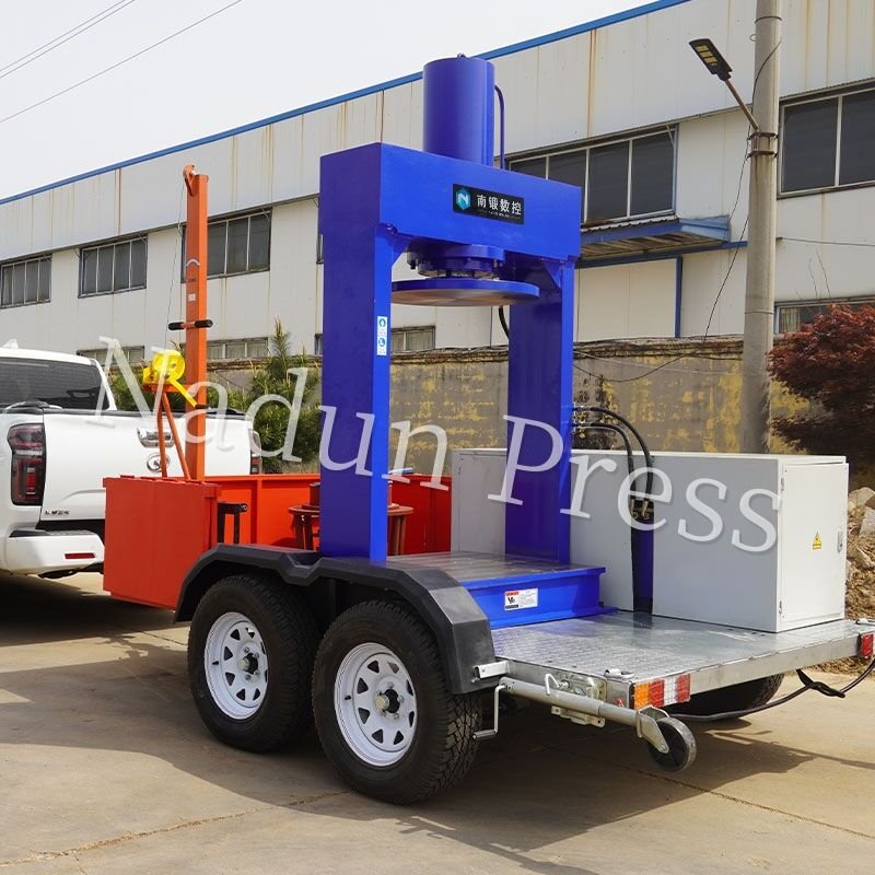 Solid Tire Press Machine With Mobile Trailer (2).jpg