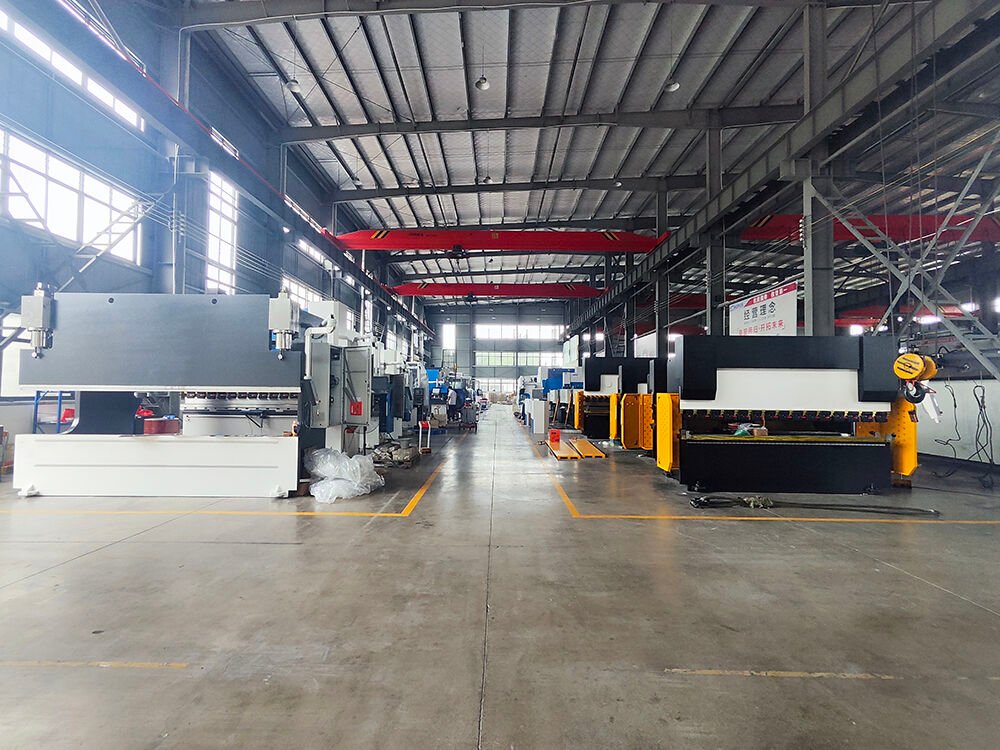 CNC sheetmetal bending machine 300T4000 supplier