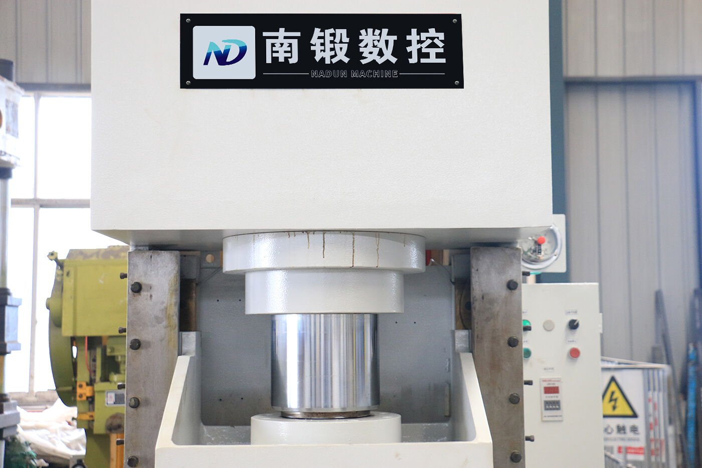 125T electric hydraulic press plate punching press machine hydraulic hole puncher punching tool price 1300kg factory